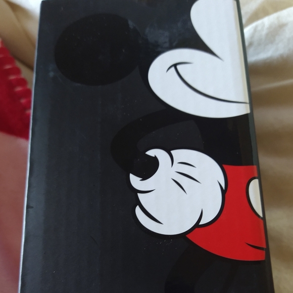 Pottery Barn+Disney Collection Mickey and Minnie Salt and pepper Shakers* - Picture 4 of 4